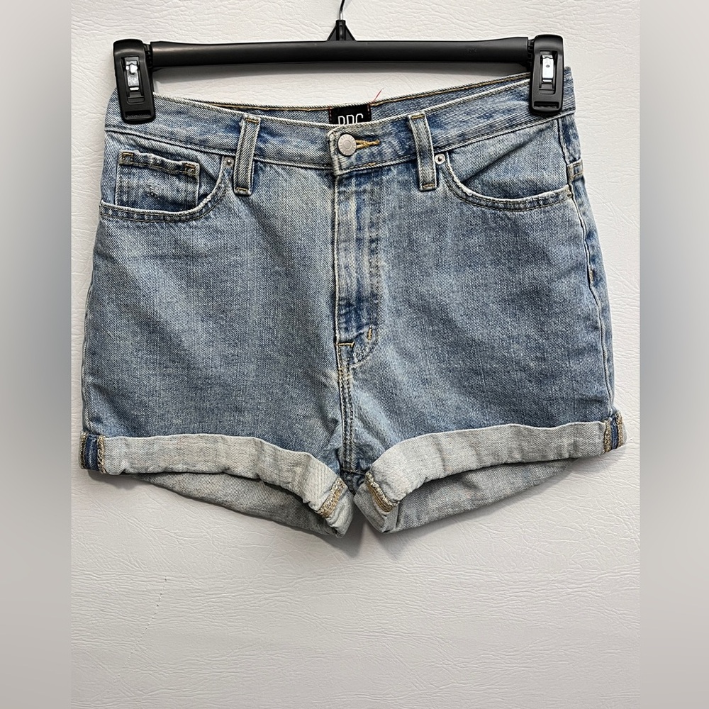 BDG Urban Outfitters Mom High-Rise Cuffed Denim Shorts sz 27